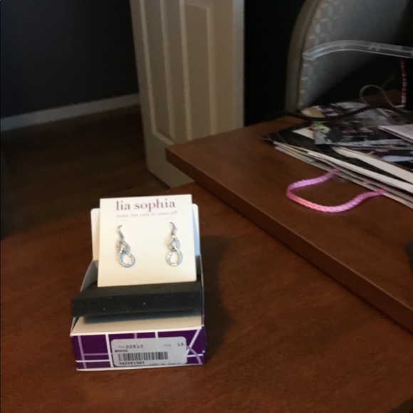 Lia Sophia, Bravo Earrings, New in Box - Picture 2 of 2